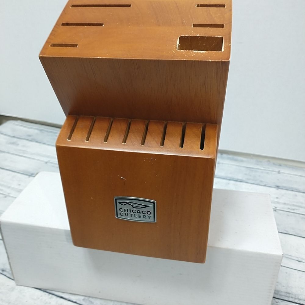 Chicago Cutlery Oak Wooden Knife Block 14 Slots Vintage. Condition is Used.